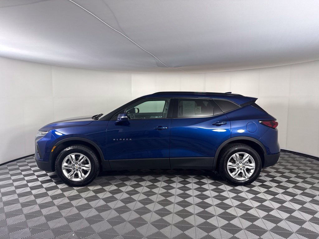 Used 2022 Chevrolet Blazer LT FWD image 2