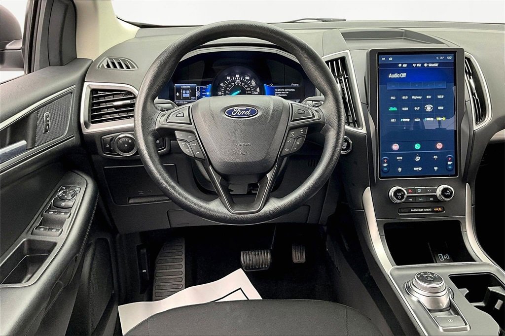 Used 2024 Ford Edge SE image 5