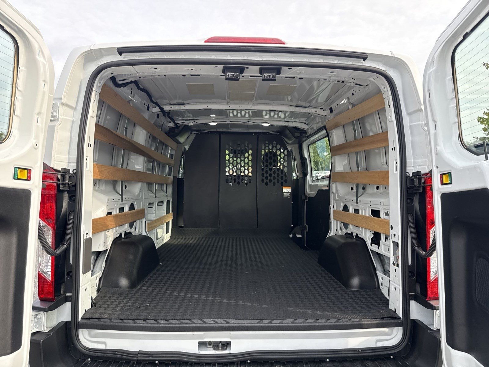 Used 2025 Ford Transit 250 Low Roof w/ Exterior Upgrade Package RWD image 22