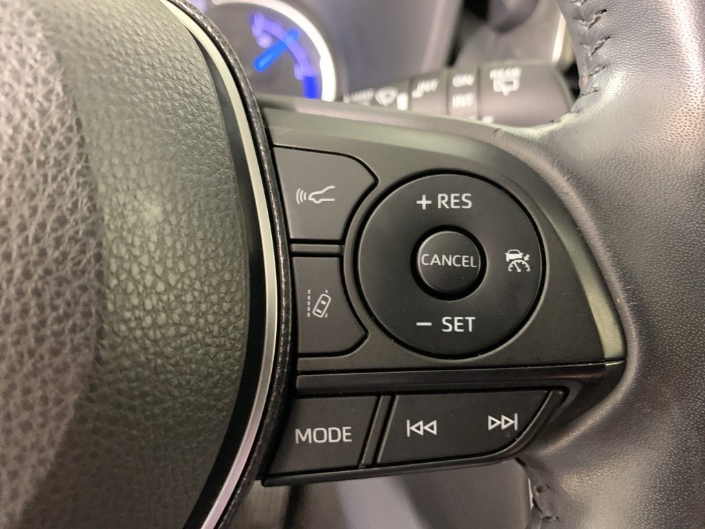 Used 2020 Toyota RAV4 Limited image 24