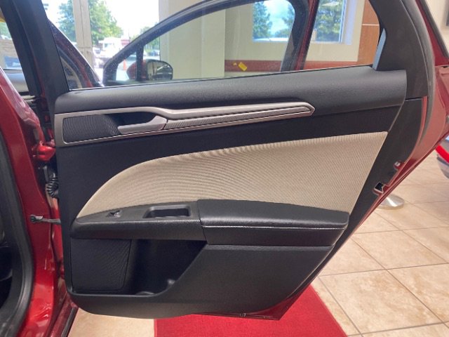 Used 2017 Ford Fusion S FWD image 15