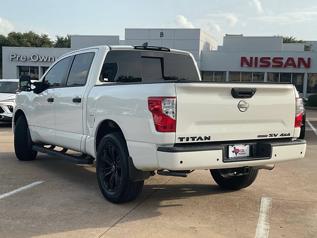 Used 2023 Nissan Titan SV w/ SV Convenience Package AWD/4WD image 6