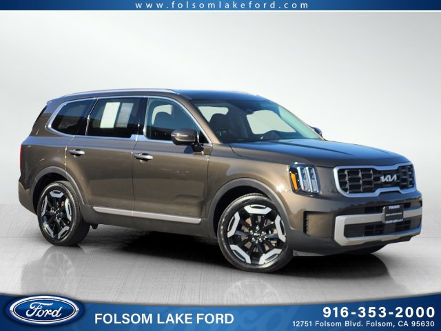 Used 2024 Kia Telluride S w/ S Sunroof Package