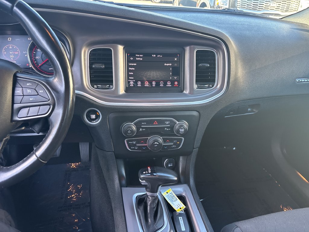 Used 2022 Dodge Charger SXT RWD image 18