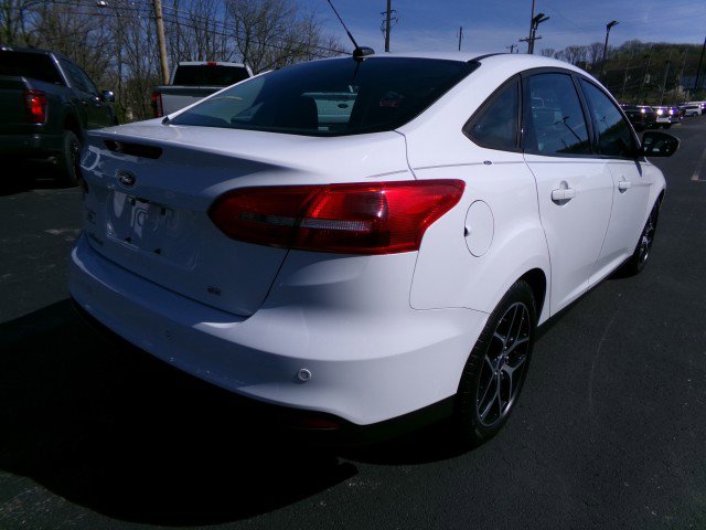 Used 2018 Ford Focus SEL w/ Cold Weather Package image 9