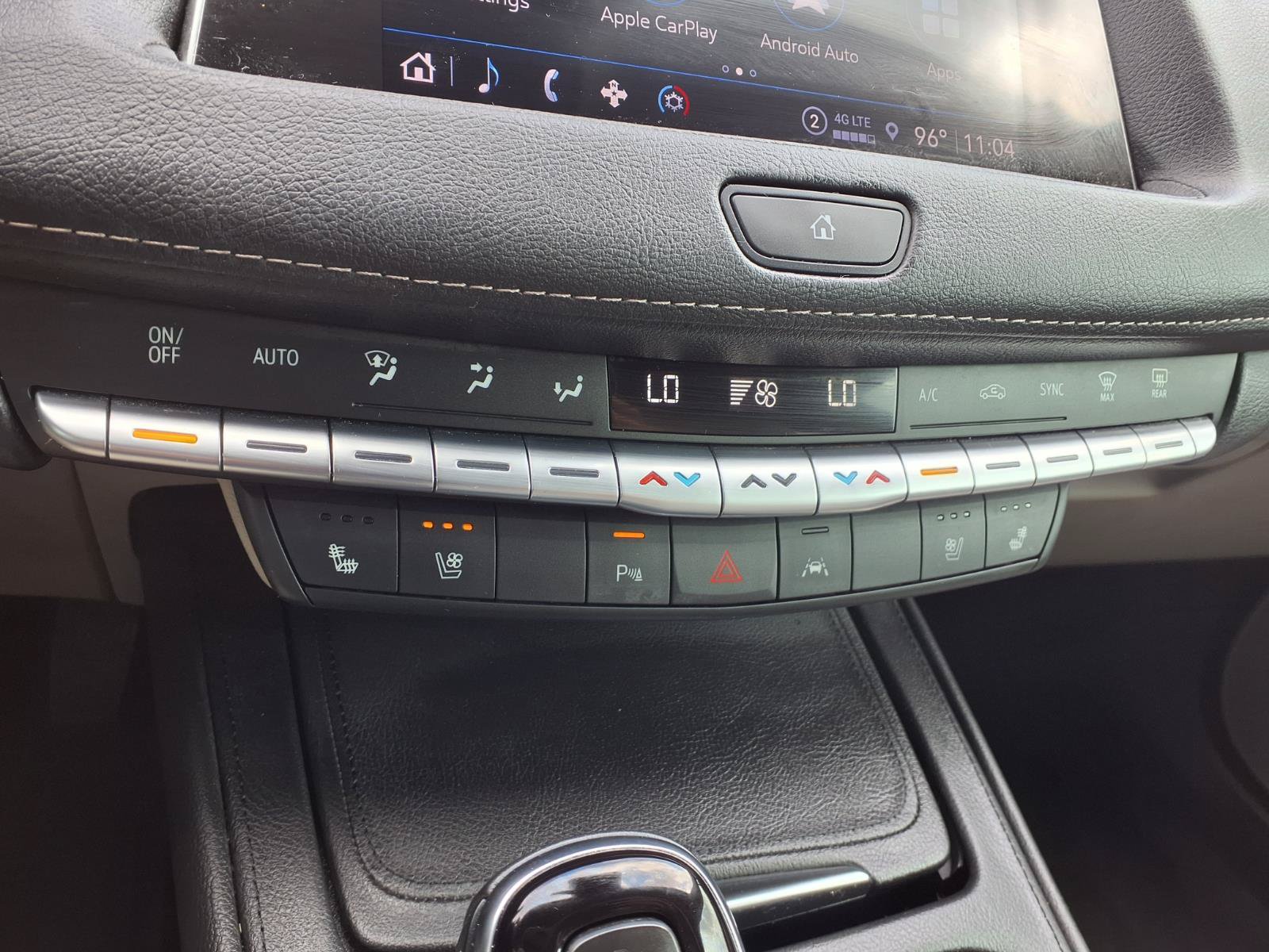 Used 2022 Cadillac XT4 Premium Luxury FWD image 8