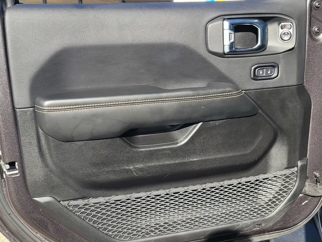 Used 2025 Jeep Wrangler Unlimited Sahara AWD/4WD image 14