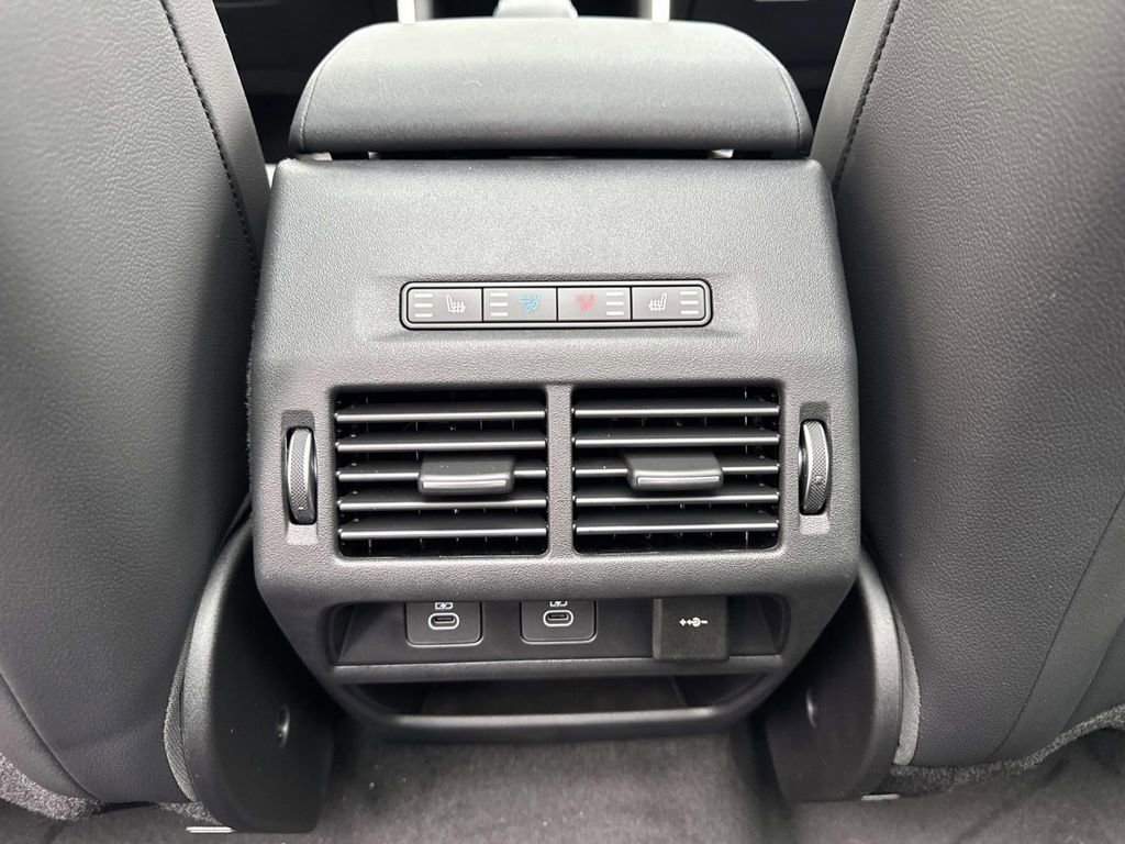 New 2026 Land Rover Discovery Sport Landmark image 17