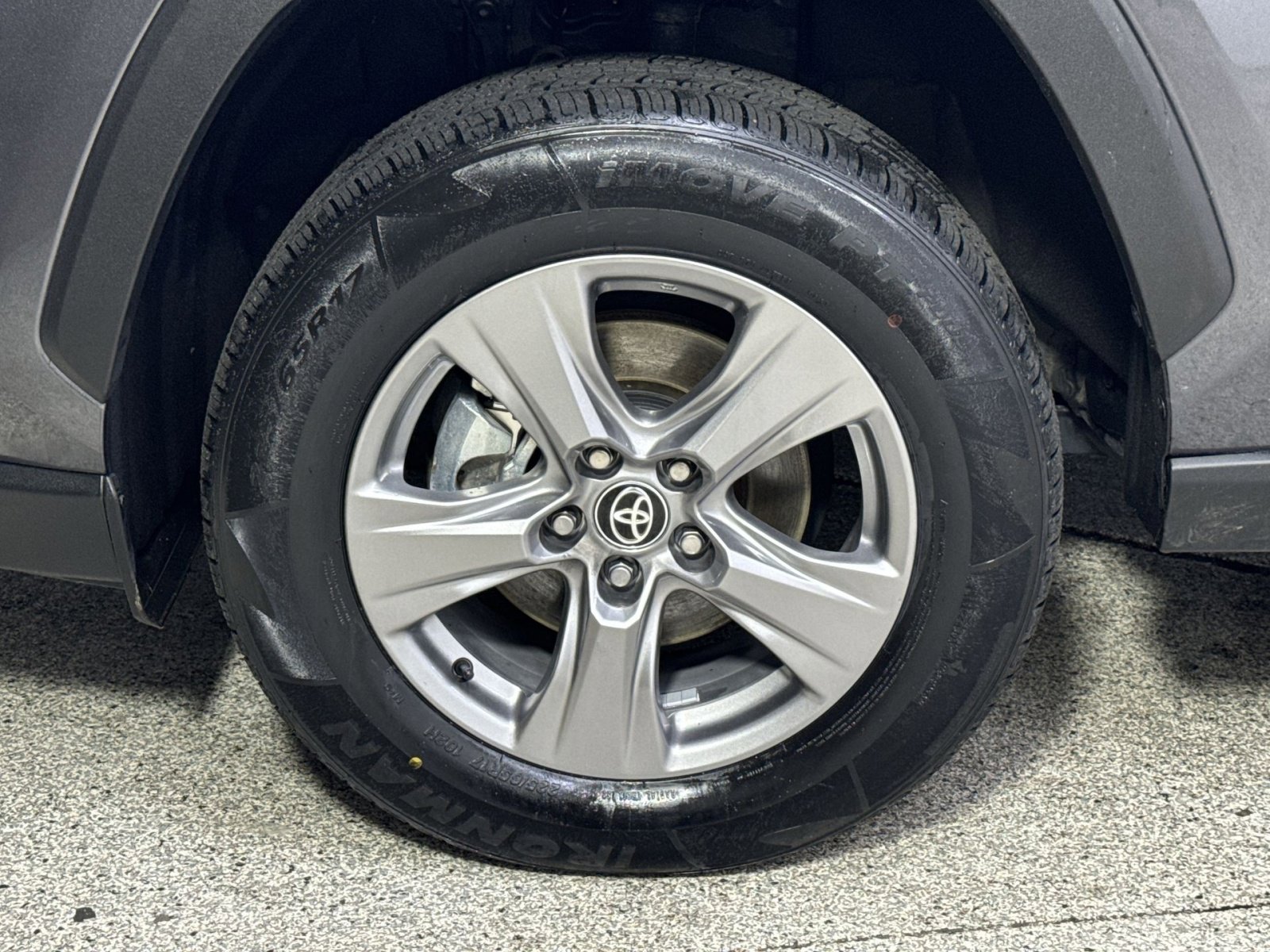 Used 2025 Toyota RAV4 LE AWD/4WD image 24