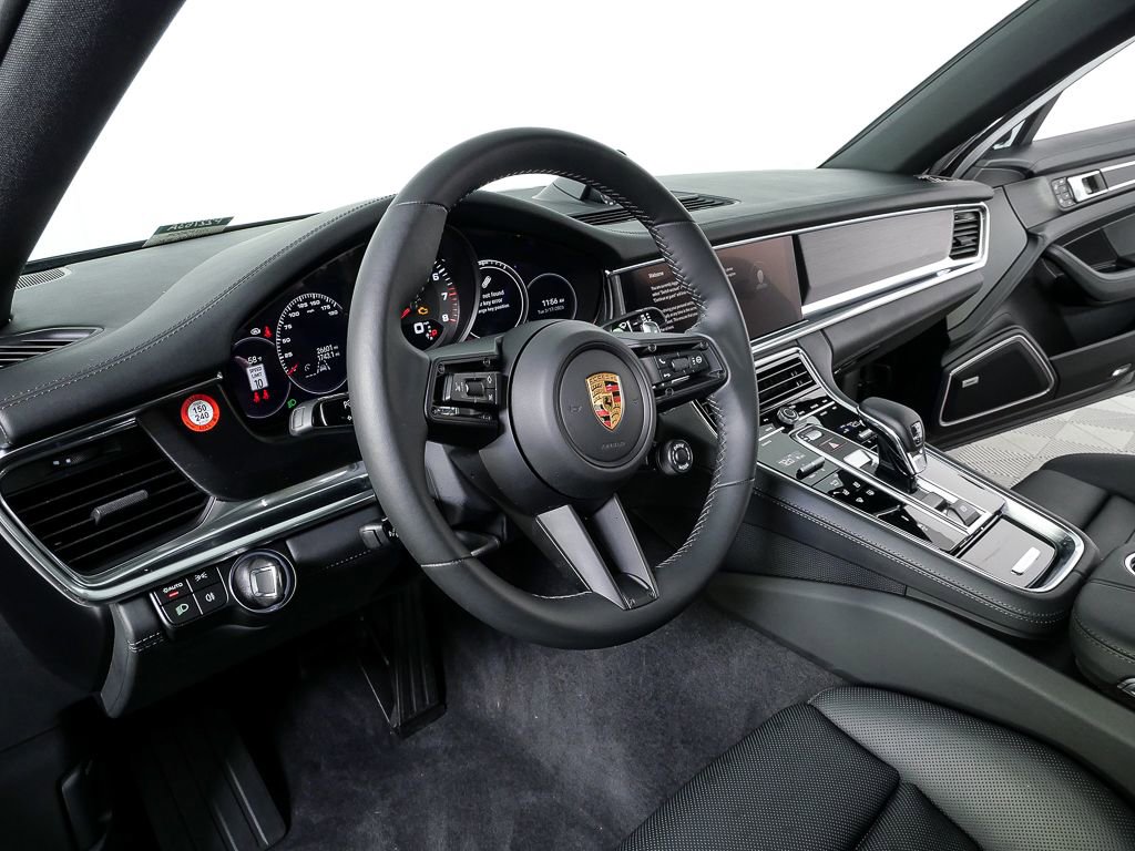 Certified 2023 Porsche Panamera Platinum Edition image 4