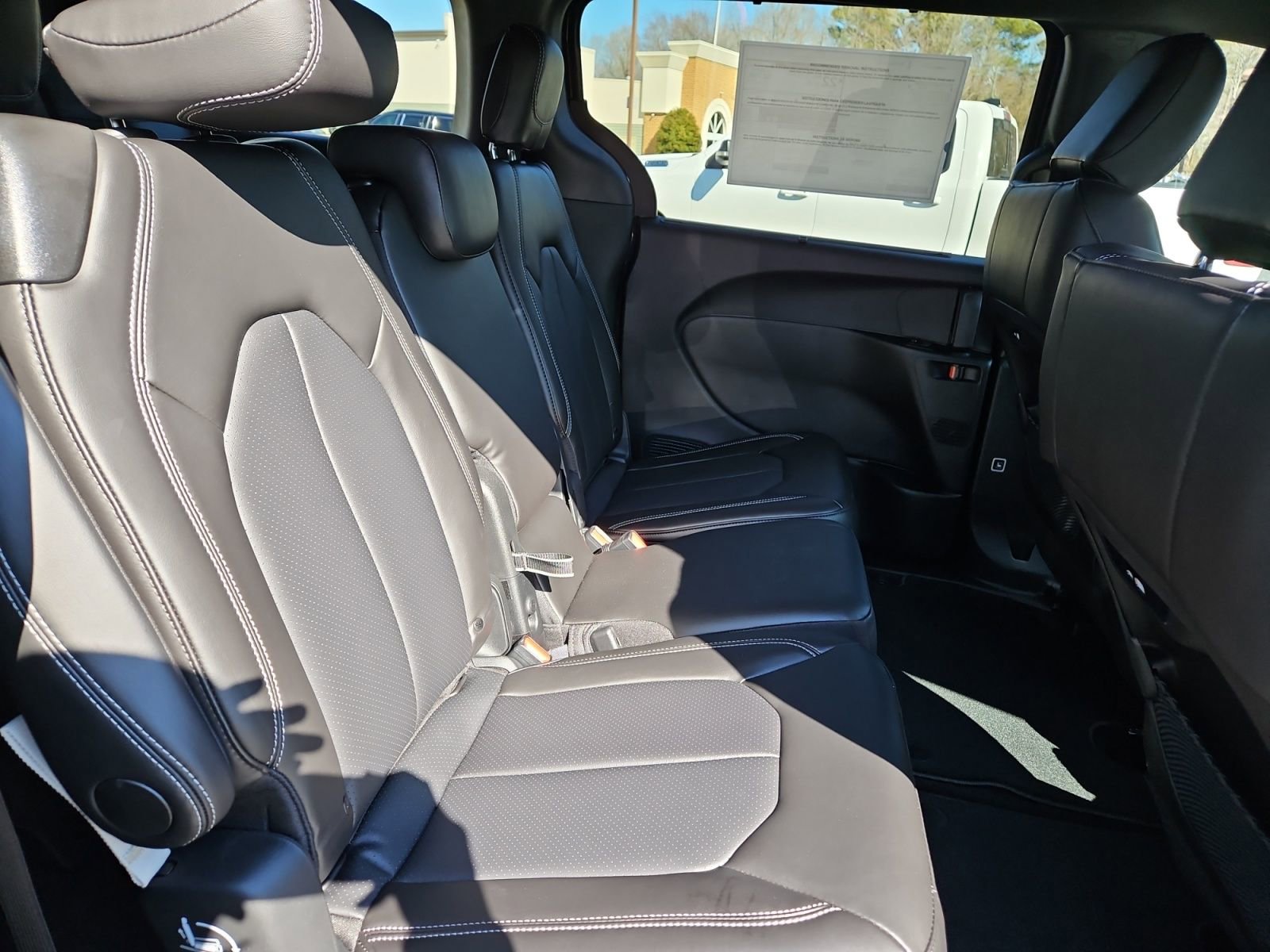 New 2026 Chrysler Pacifica Select image 17