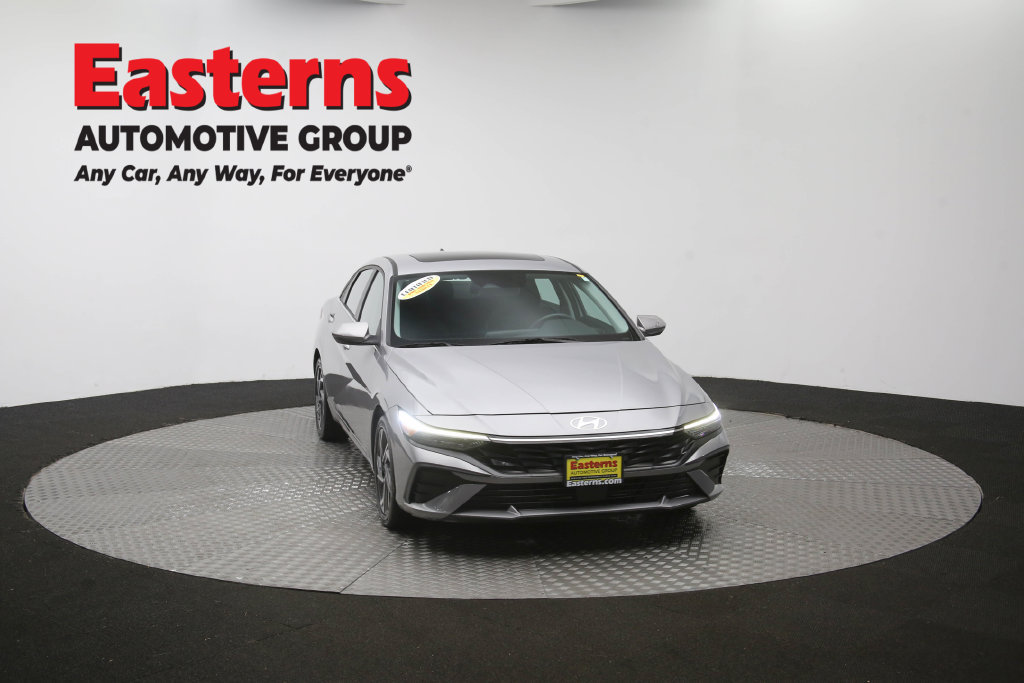 Used 2025 Hyundai Elantra SEL FWD image 55