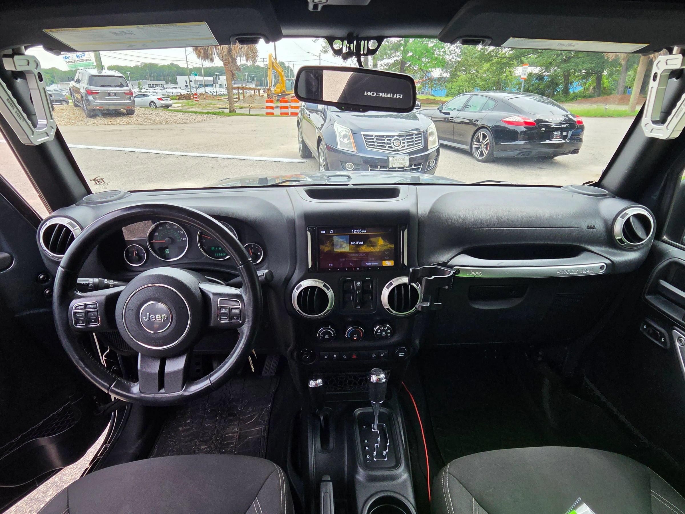 Used 2017 Jeep Wrangler Unlimited Rubicon w/ Cold Weather Group AWD/4WD image 23