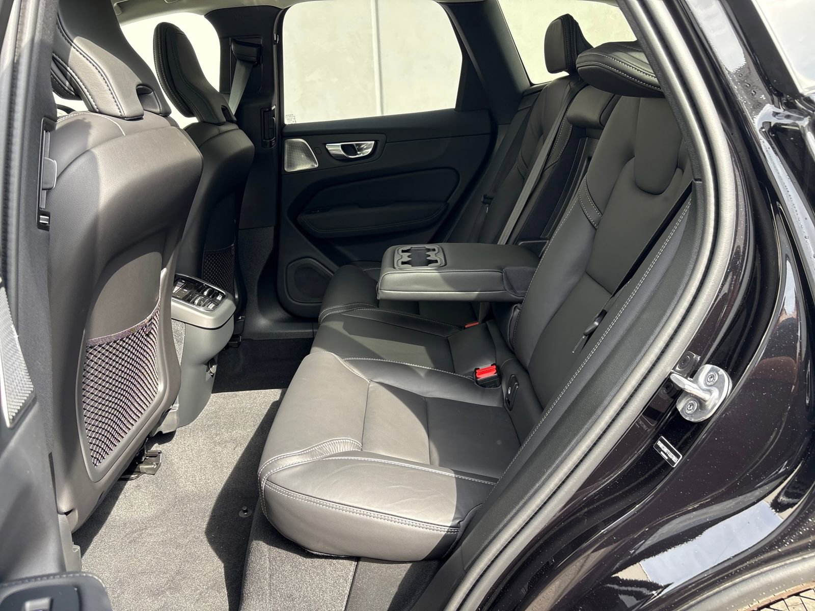 New 2026 Volvo XC60 B5 Ultra w/ Climate Package image 30