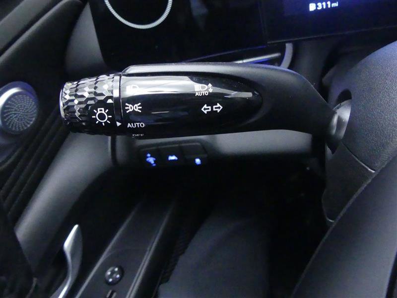 Used 2022 Hyundai Elantra Limited image 19