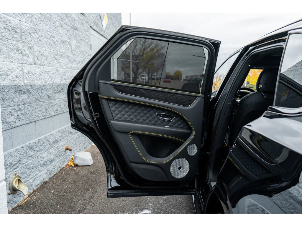 Used 2023 Bentley Bentayga Speed image 32