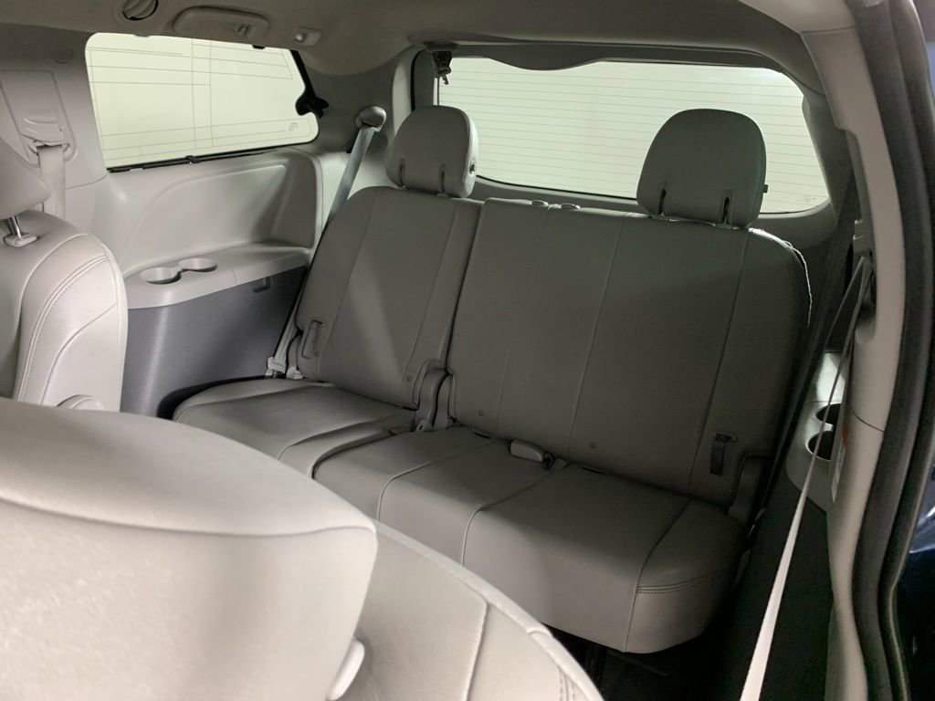 Used 2020 Toyota Sienna XLE FWD image 34