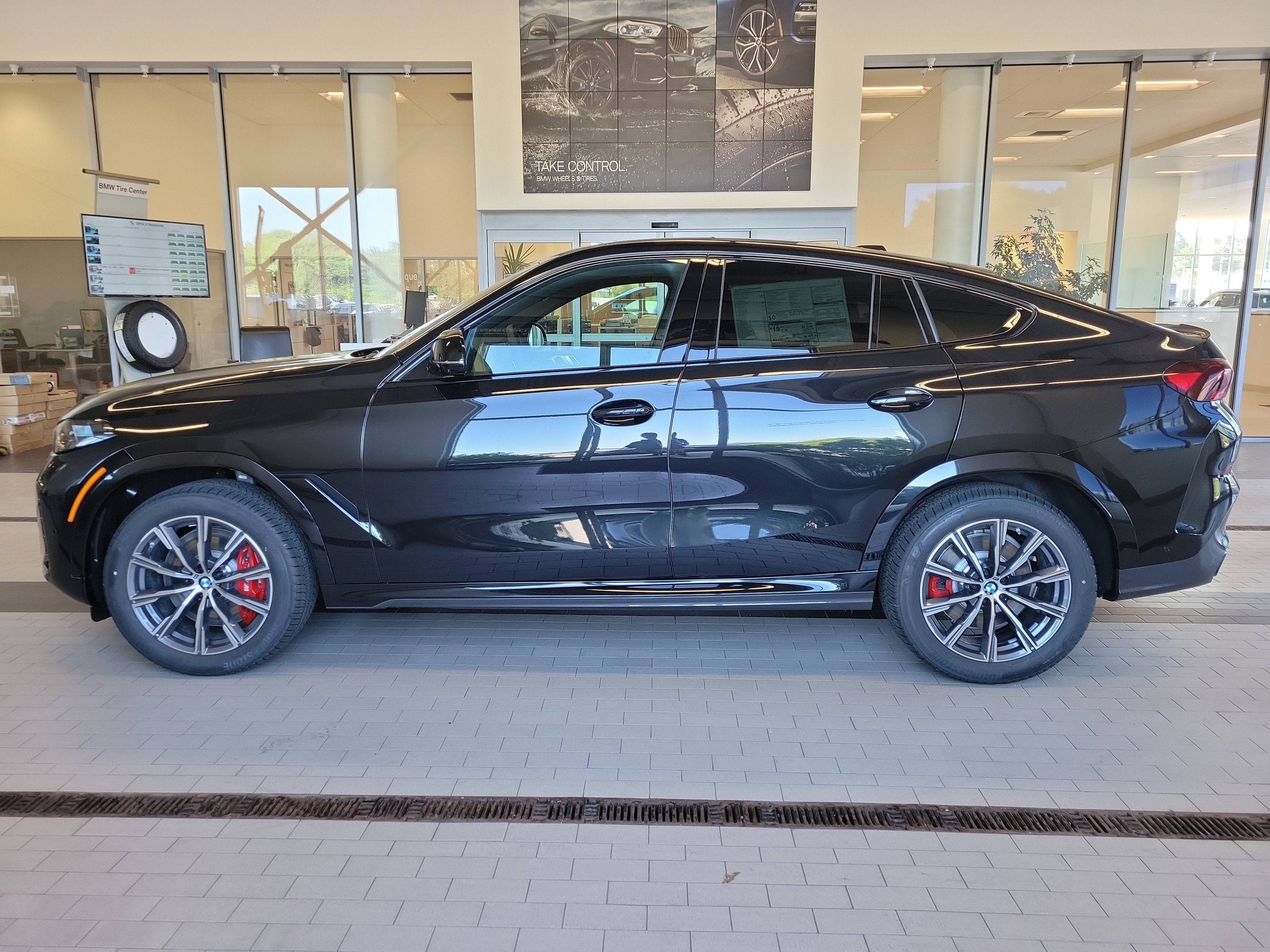 New 2027 BMW X6 M60i AWD/4WD image 2