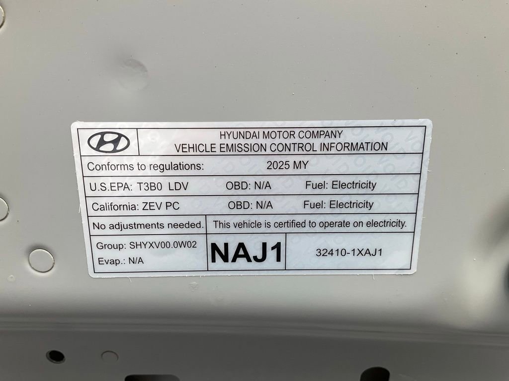 Used 2025 Hyundai Ioniq 5 SEL image 14