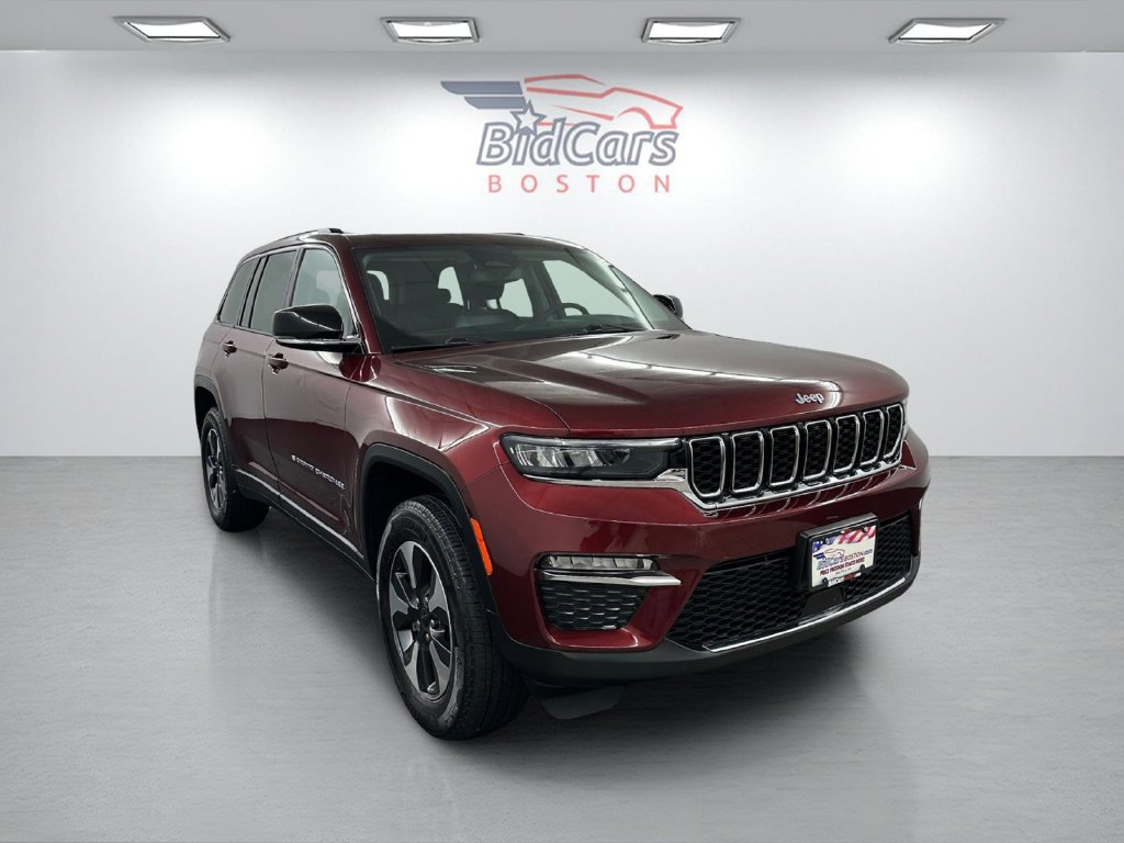 Used 2024 Jeep Grand Cherokee Limited 4xe AWD/4WD image 3