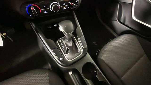 Used 2024 Kia Soul LX w/ Option Group 015 FWD image 21