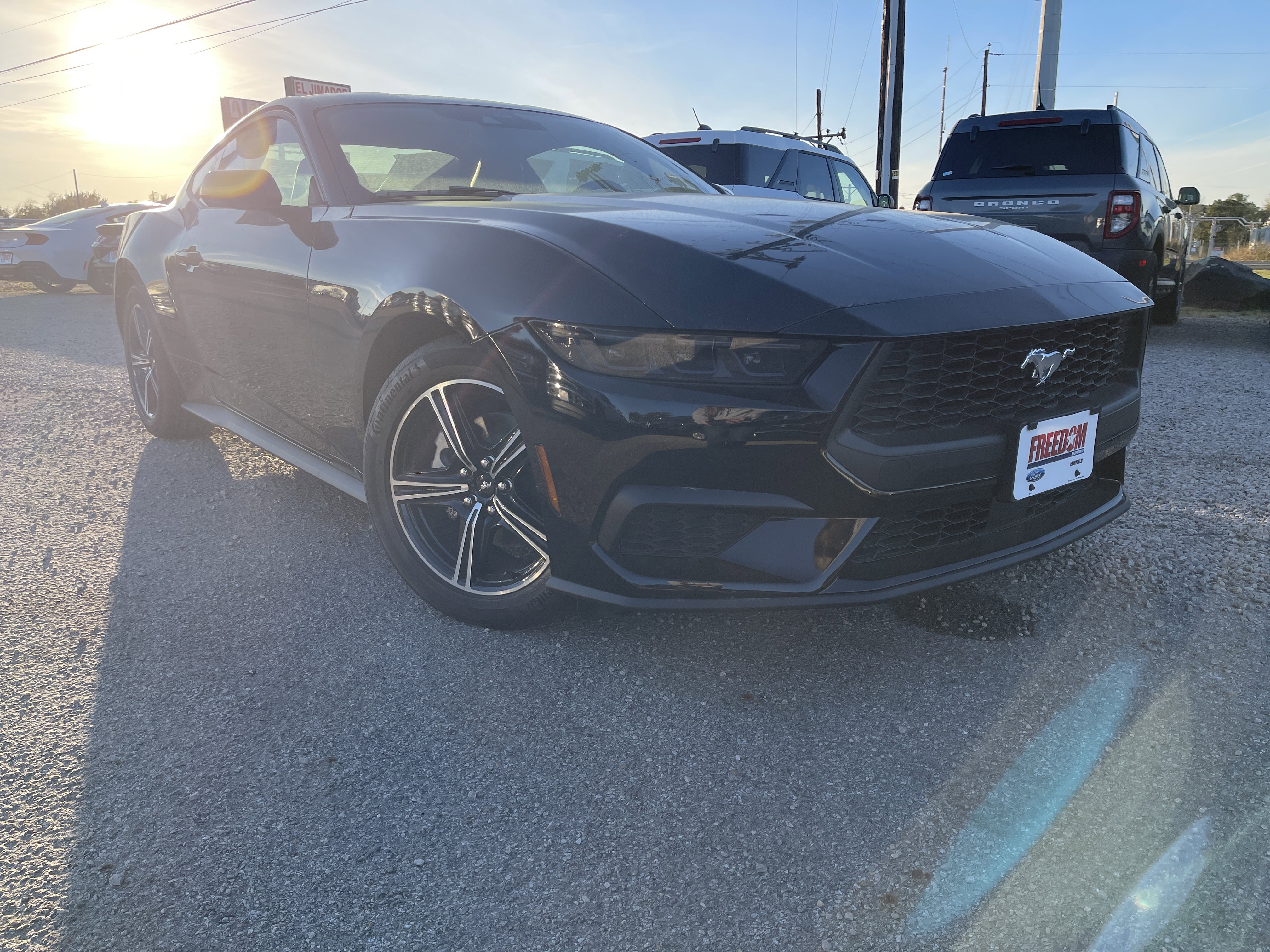 New 2025 Ford Mustang Coupe video 2