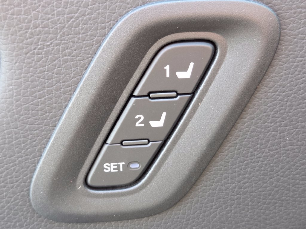 Certified 2025 Honda Pilot Black Edition image 13