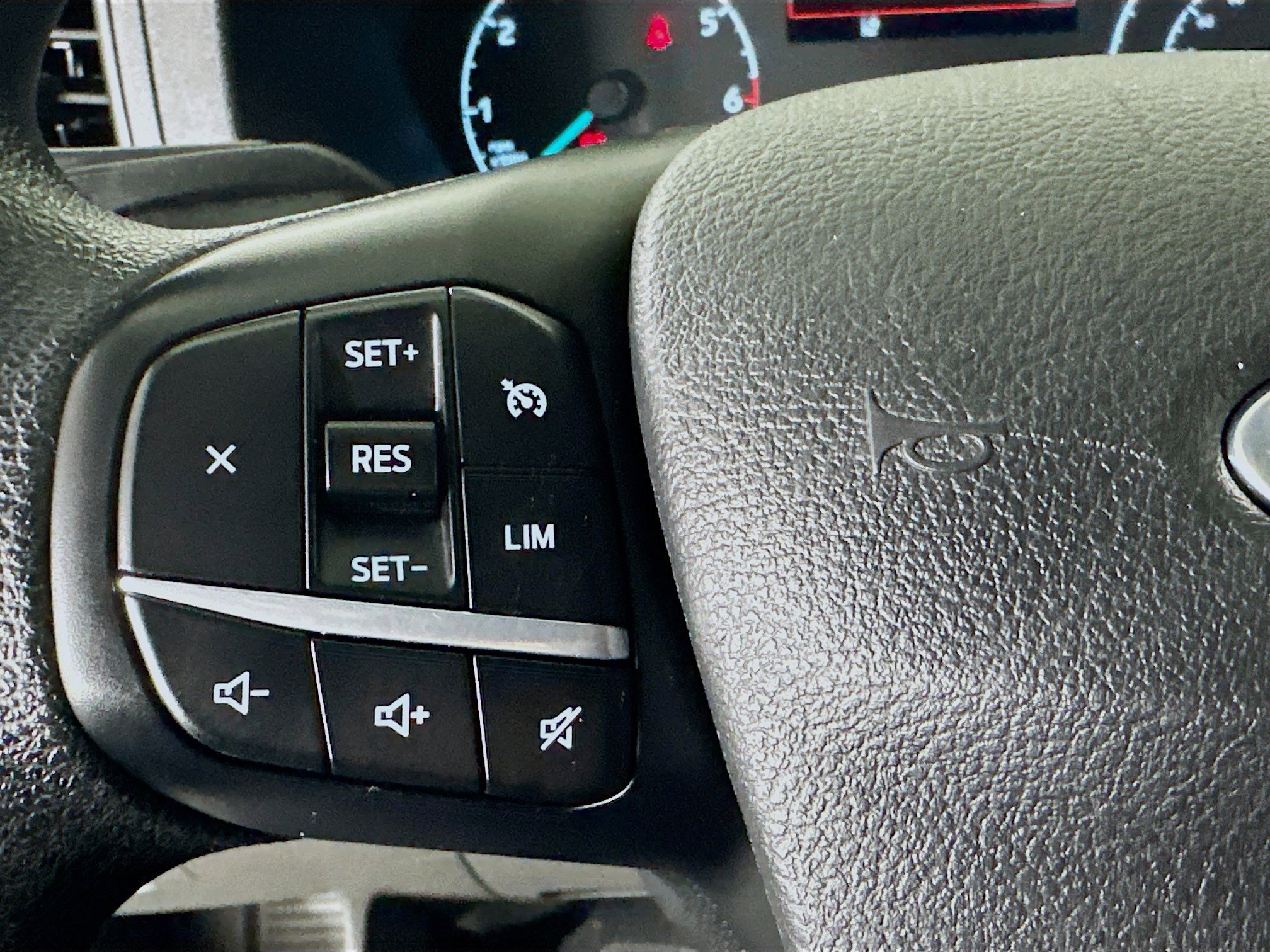 Used 2023 Ford Transit 350 XLT image 16