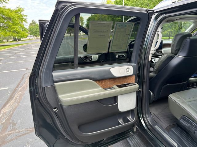 Used 2022 Lincoln Navigator L Black Label AWD/4WD image 19