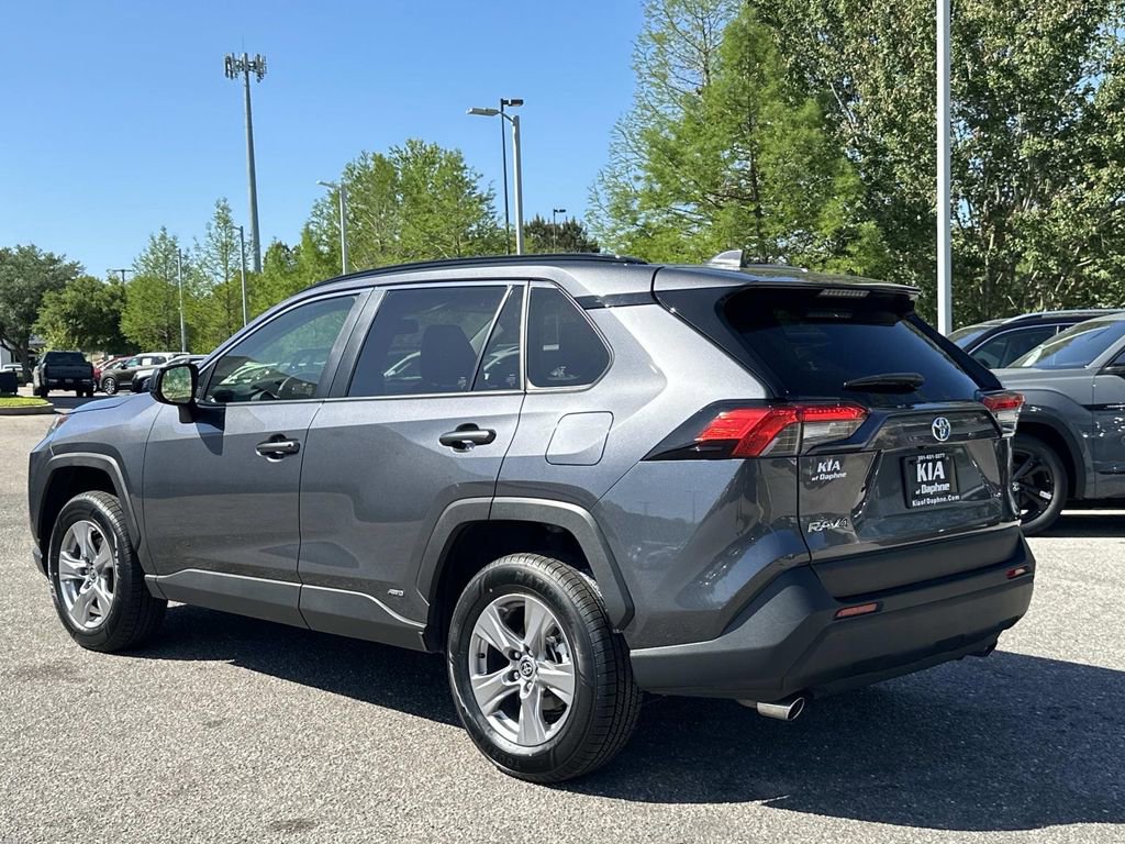 Used 2023 Toyota RAV4 LE AWD/4WD image 6