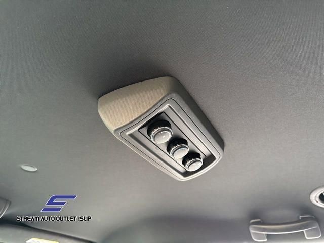 Used 2019 Dodge Grand Caravan SXT image 32