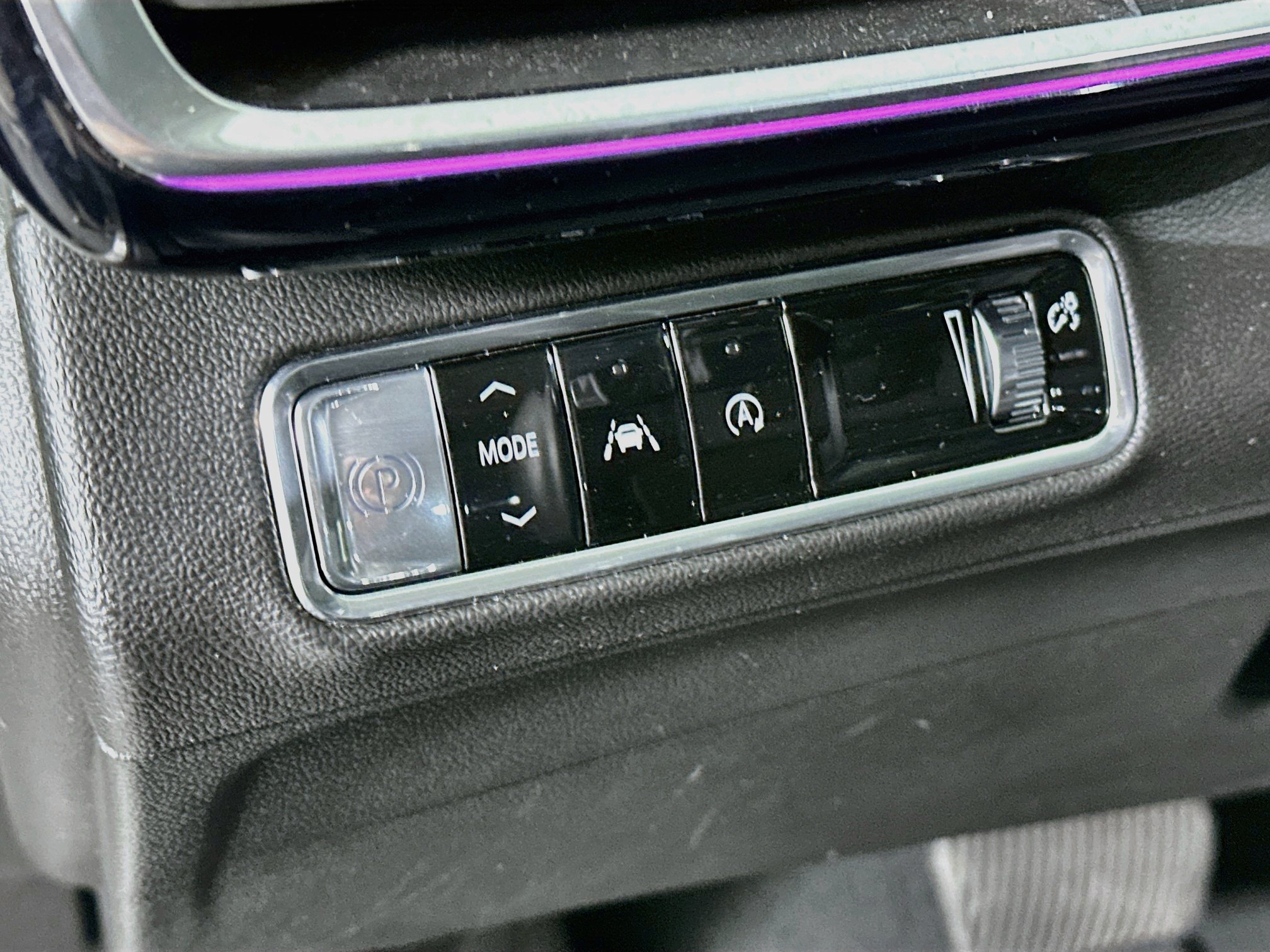 Used 2024 Buick Envision Preferred AWD/4WD image 17