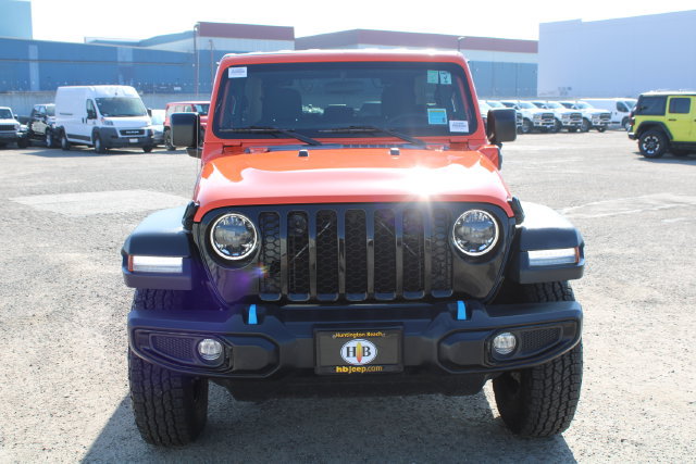 Used 2023 Jeep Wrangler Unlimited w/ Convenience Group AWD/4WD image 2