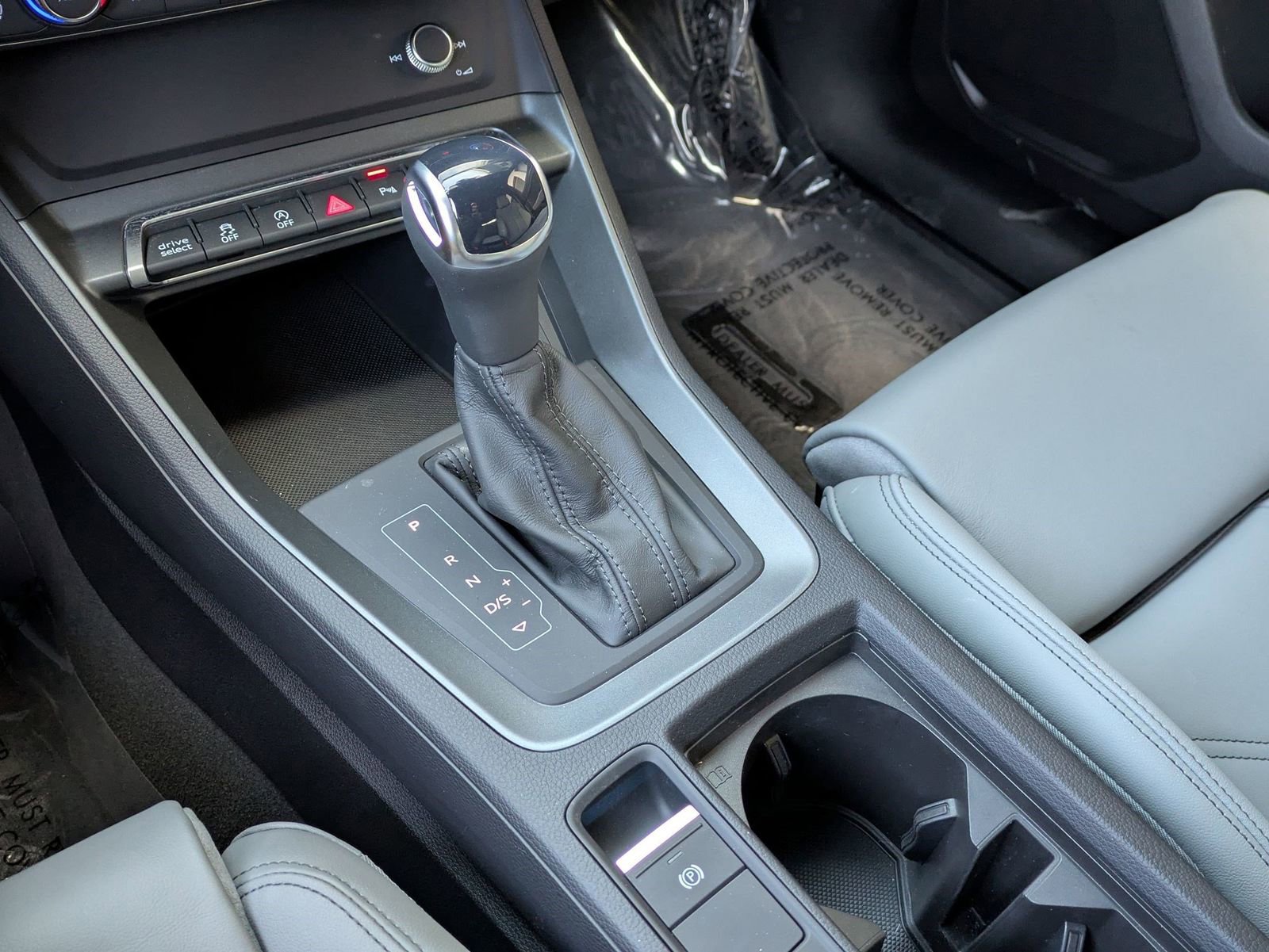 Used 2025 Audi Q3 2.0T Premium w/ Black Optic Sport Package image 14