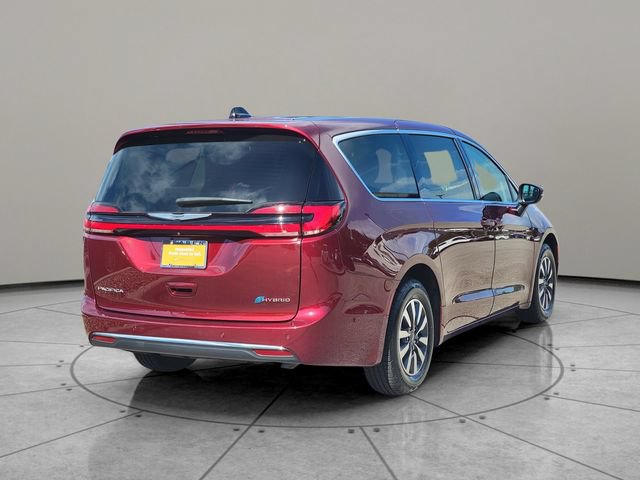 Used 2023 Chrysler Pacifica Touring-L FWD image 12