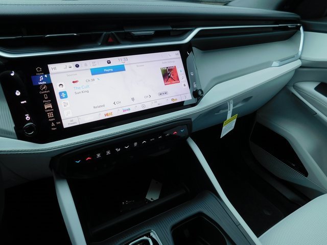 New 2026 Jeep Cherokee Limited image 28