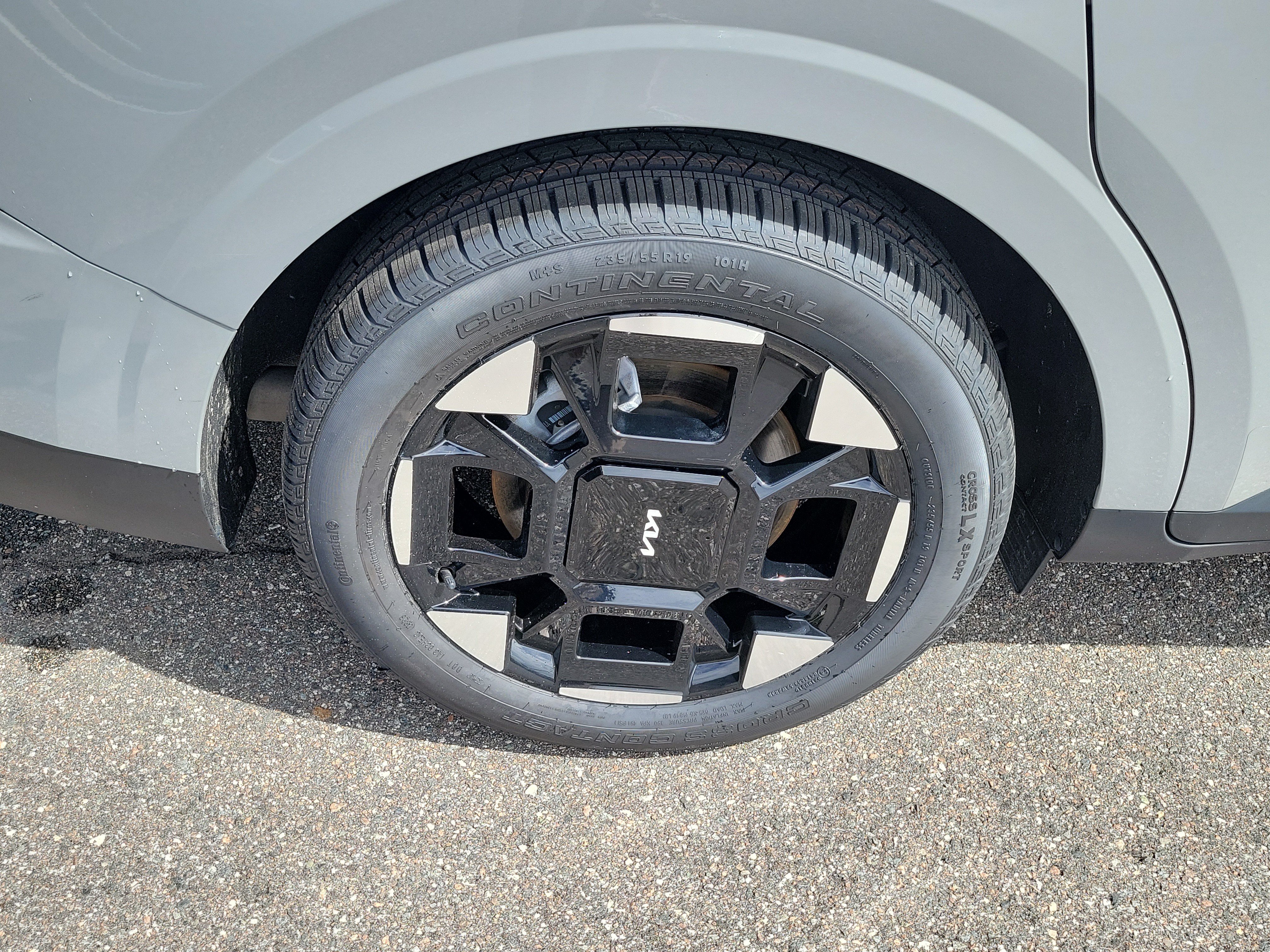 Certified 2025 Kia Carnival EX FWD image 40