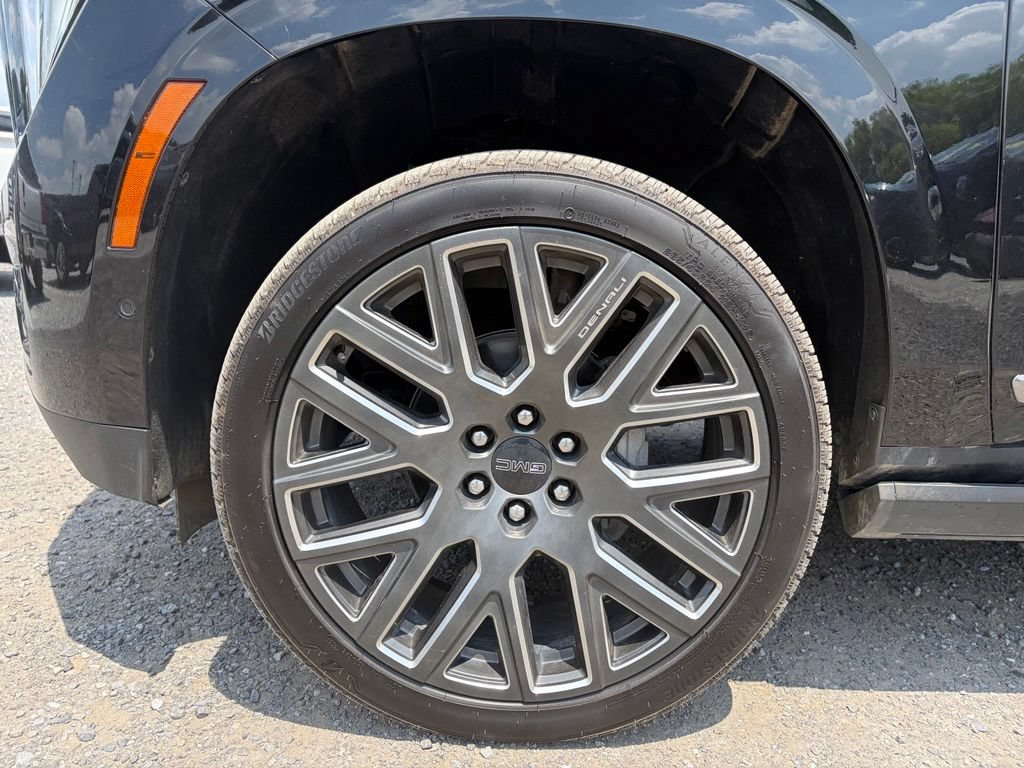 Used 2026 GMC Yukon Denali Ultimate AWD/4WD image 6