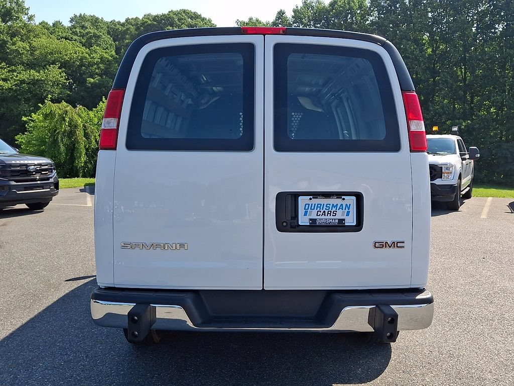 Used 2025 GMC Savana 2500 w/ Driver Convenience Package RWD image 5