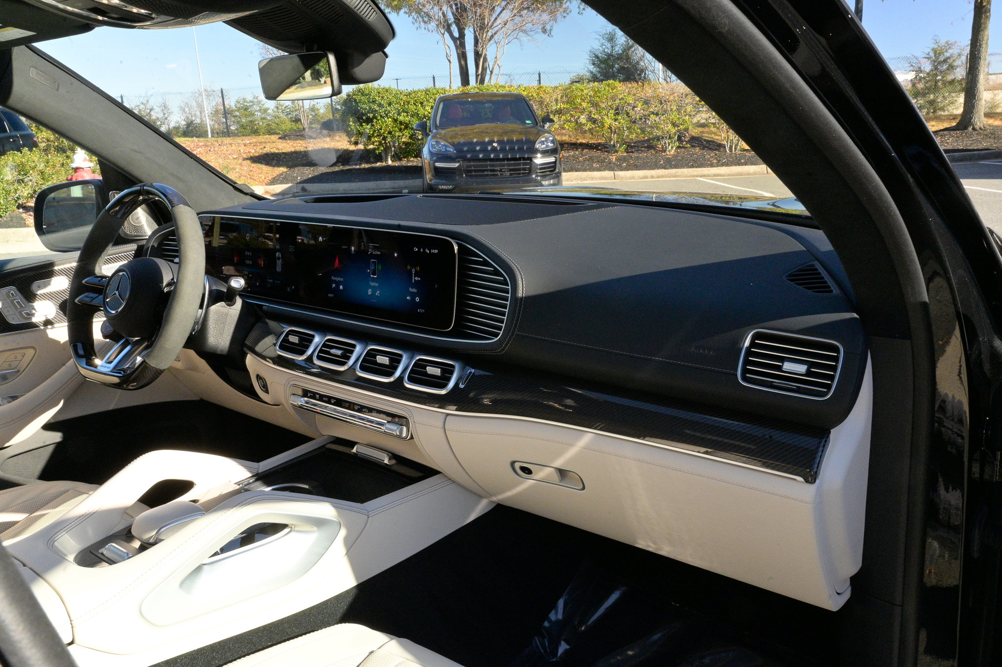 Used 2025 Mercedes-Benz GLS 63 AMG 4MATIC image 57