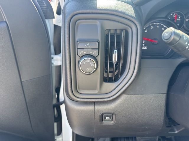 Used 2025 Chevrolet Silverado 1500 W/T image 13
