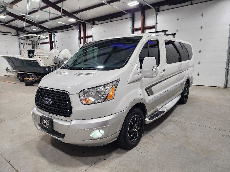 Used 2017 Ford Transit 150 XLT RWD image 2