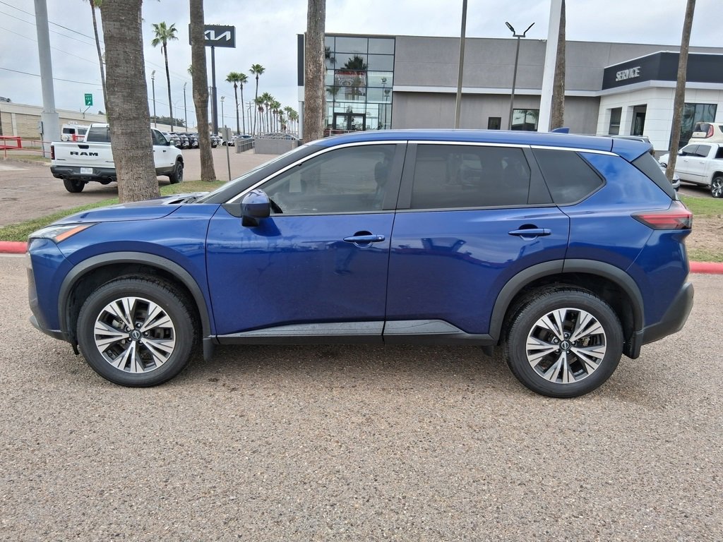 Used 2023 Nissan Rogue SV image 4