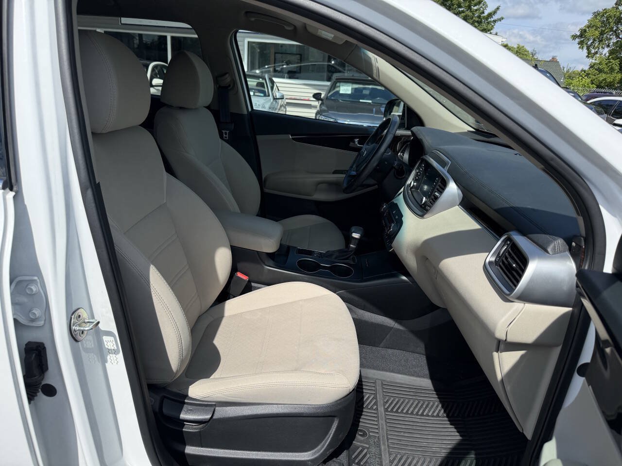 Used 2020 Kia Sorento S AWD/4WD image 14