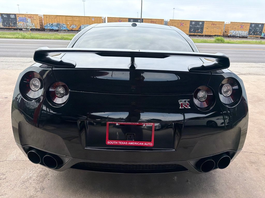 Used 2010 Nissan GT-R Premium AWD/4WD image 33