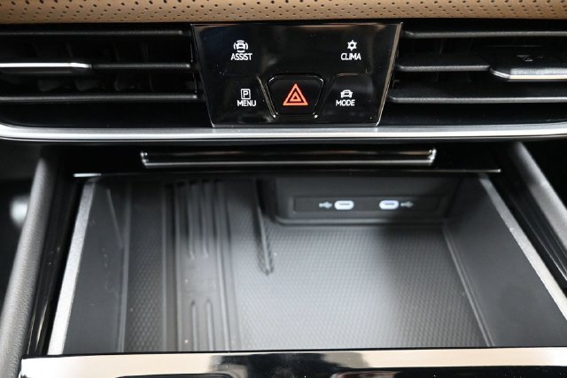 New 2026 Volkswagen Atlas Cross Sport SE AWD/4WD image 33