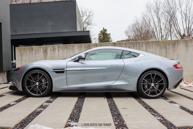 Used 2014 Aston Martin Vanquish Coupe image 3