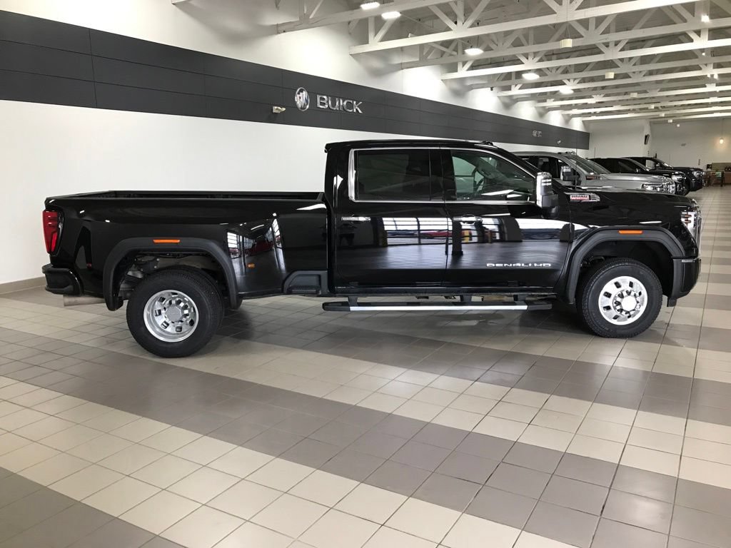 Used 2024 GMC Sierra 3500 Denali w/ Denali Reserve Package AWD/4WD image 7