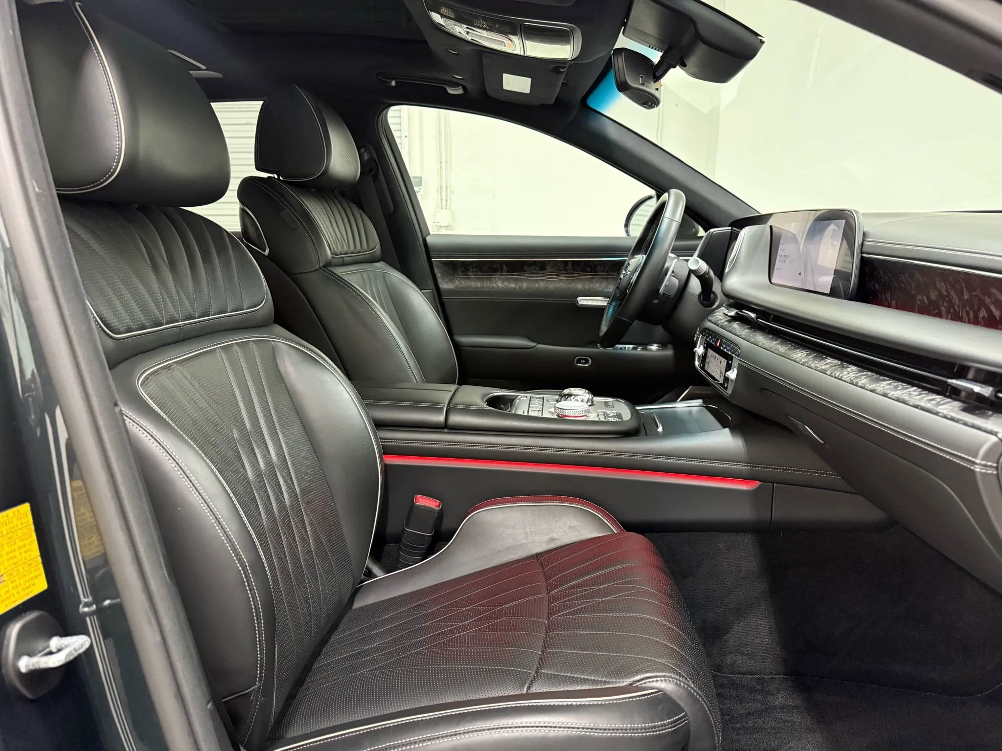 Used 2023 Genesis G90 3.5T image 12