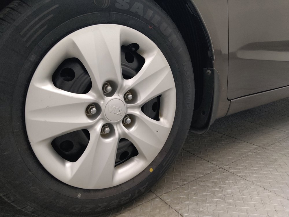 Used 2017 Kia Forte LX FWD image 31